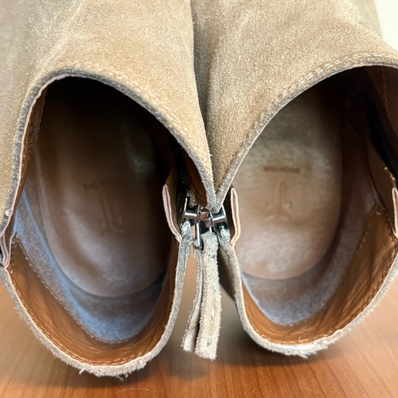 Frye Shoes Judith Double Zip Bootie Ankle Boot in Taupe Grey Suede - size 7.5 - Picture 8 of 10